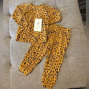 Kyte Baby Long Sleeve Pajamas Marigold Cheetah sz 12-18 month NWT